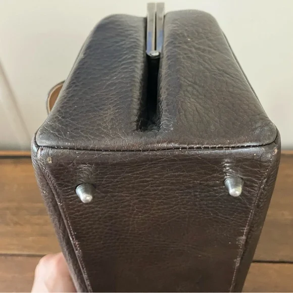 Vintage Normandie Brown Leather Handbag - Picture 15 of 16